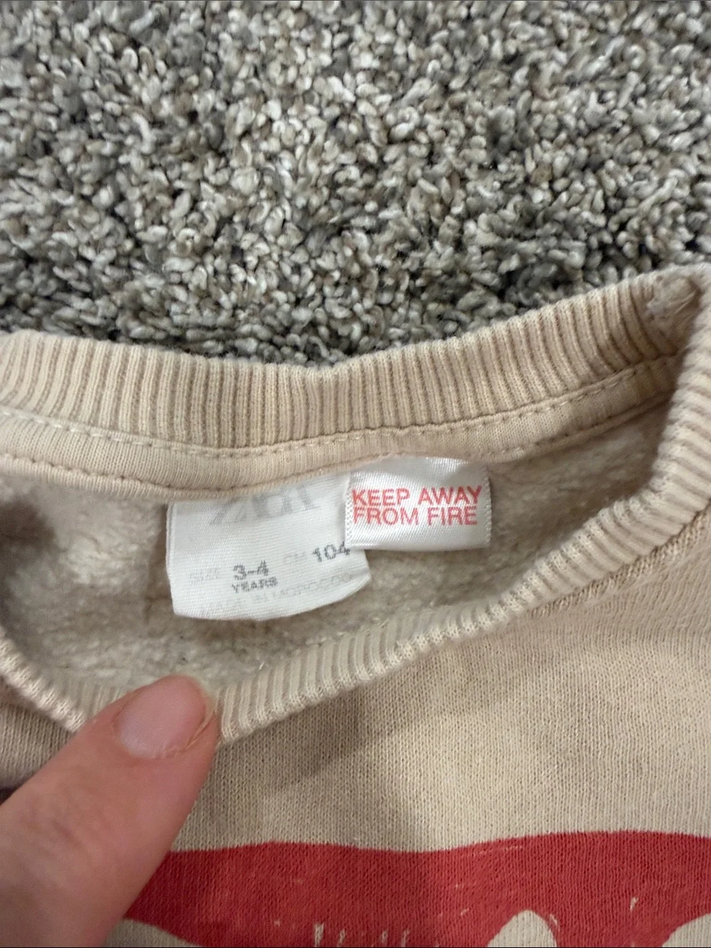 Zara Kid’s Cream Sweatshirt with Pink 'LOVE' Graphic
